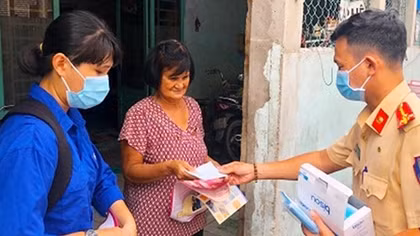 Công an TP Hồ Chí Minh giữ vững an ninh, nâng cao hiệu quả chống dịch