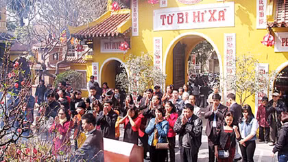 Đầu năm lên chùa