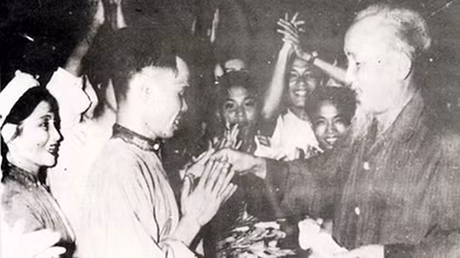 Đi tìm người viết câu hát “giận mà thương”