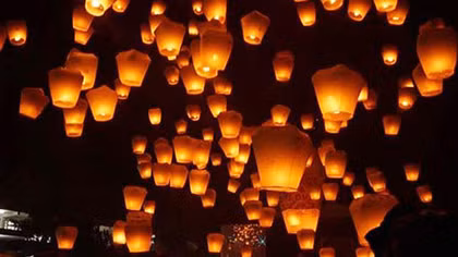 Lần đầu tiên có con đường đèn lồng tại phố đi bộ quanh Hồ Gươm 