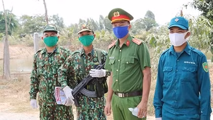 Những người chống dịch ở tuyến đầu biên giới