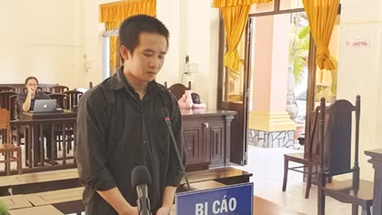 Chiếm đoạt tiền vì thua cá độ bóng đá, nhân viên Bưu điện lãnh án 14 năm tù 