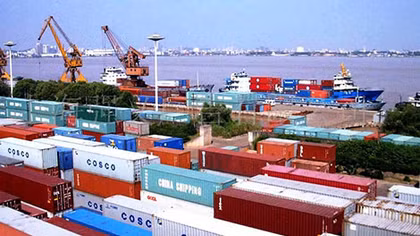 Tổng trị giá xuất nhập khẩu hàng hoá của Việt Nam đạt gần 424,87 tỷ USD