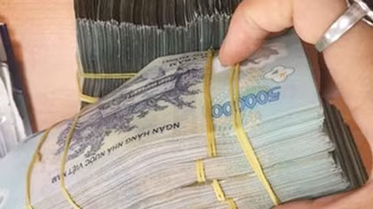 Chiếm đoạt gần 4,4 tỷ đồng bằng 7 hợp đồng khống