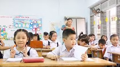 Đổi mới sách giáo khoa: Đừng để “bình mới rượu cũ”