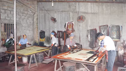 Chiếu hoa bên sông Luộc
