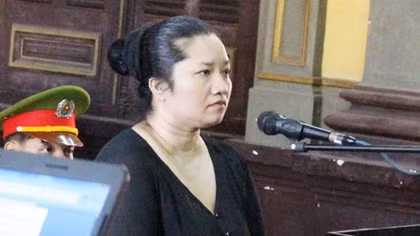 Vợ nguyên bí thư xã giết người thoát án tử hình