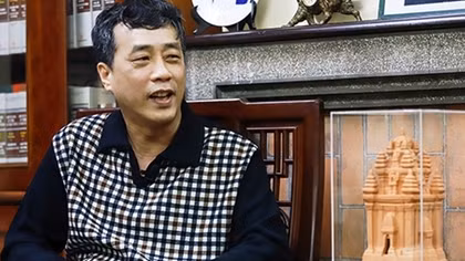 “Nhà văn mà đưa ra giải pháp thì... rất nguy”