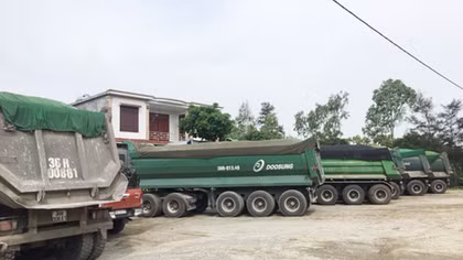Theo chân tổ công tác đặc biệt xử lý xe quá tải