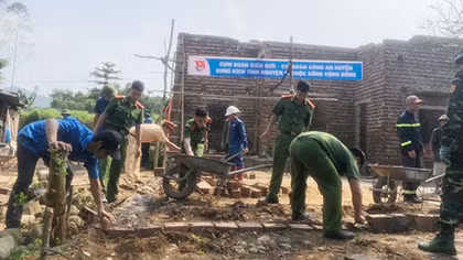 Nhà khăn quàng đỏ - Thắm tình biên giới