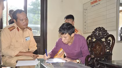 Bắt đối tượng vận chuyển 30 bánh heroin trên cao tốc Hà Nội – Thái Nguyên