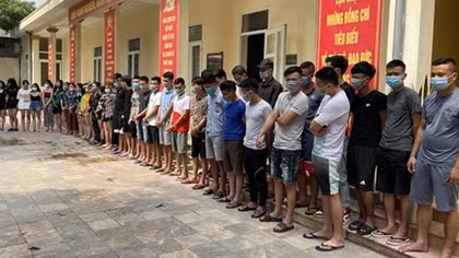 Tưởng Công an bận bảo vệ bầu cử, tổ chức 40 người hát karaoke và sử dụng ma túy