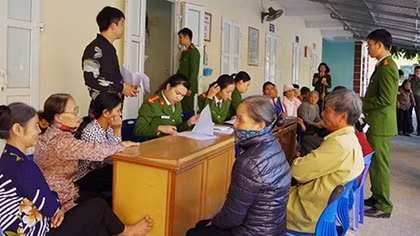 Cấp CCCD miễn phí cho người già, người tàn tật và các đối tượng chính sách