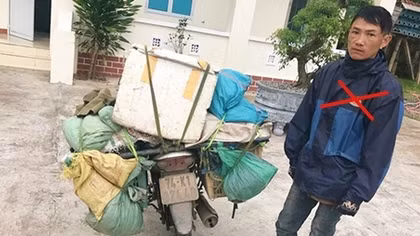 Lợi dụng bán hàng rong để buôn bán hàng cấm
