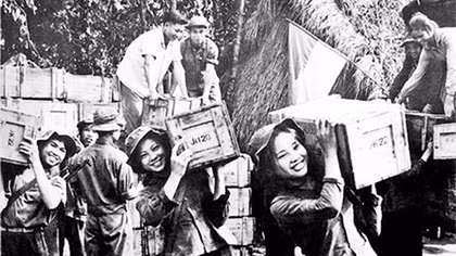 Thăm chiến trường xưa