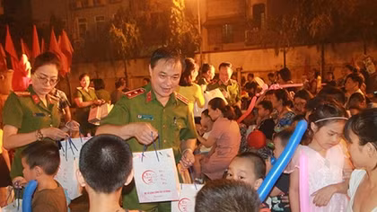 Hơn 600 thiếu nhi vui Tết Trung thu tại Bộ Tư lệnh CSCĐ