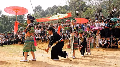 Hội xuân của người H’mông