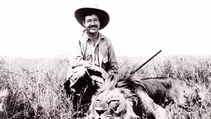 Hemingway và Murakami: Cuộc gặp gỡ không thể có