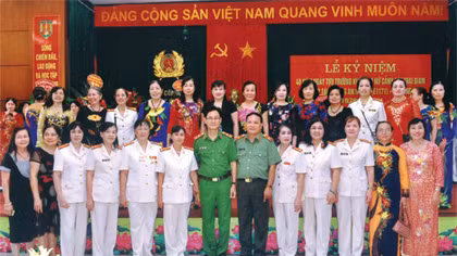Gặp những nữ cảnh sát trại giam vào miền Nam sau ngày 30-4