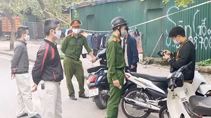 Nỗ lực phòng, chống dịch COVID-19, nhìn từ địa bàn dân cư "khủng"