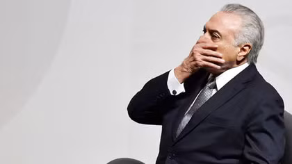 Tổng thống Brazil Michel Temer: Tránh vỏ dưa, gặp vỏ dừa