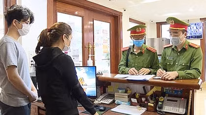 Từng thành công, vẫn phải dè chừng COVID-19