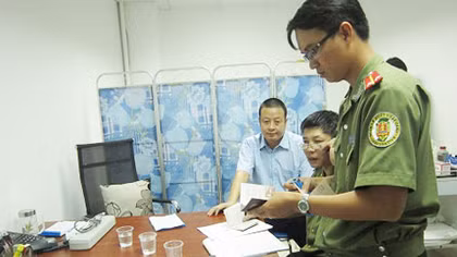 Bắt bệnh phòng khám đa khoa tư nhân Trung Quốc