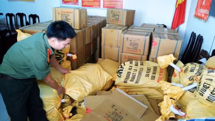 Khi giám đốc công ty khai thác vàng buôn thuốc nổ