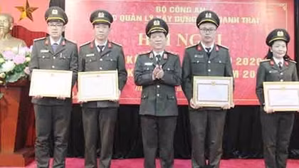 Ưu tiên ứng dụng Công nghệ thông tin trong quản lý xây dựng và doanh trại