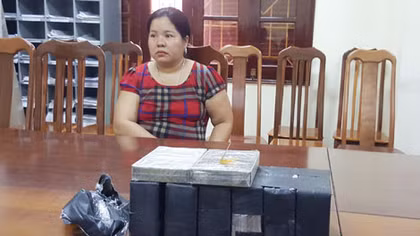 Đi ăn phở mang theo 14 bánh ma túy 