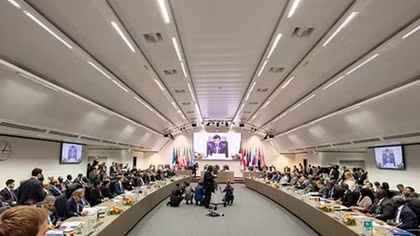 OPEC+ muốn kìm giữ sản lượng
