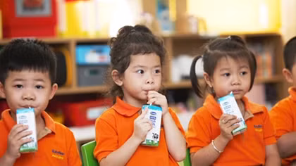 TP HCM triển khai chương trình sữa học đường tại 10 quận huyện