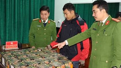 Công an xã vận động người dân giao nộp hơn 33kg pháo