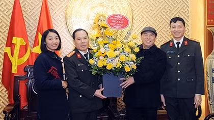 Báo CAND chúc mừng Báo QĐND nhân kỷ niệm 76 năm ngày thành lập