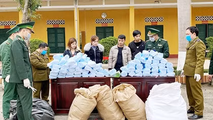 Phát hiện 2 vụ vận chuyển hơn 27.000 khẩu trang y tế không có hóa đơn, chứng từ