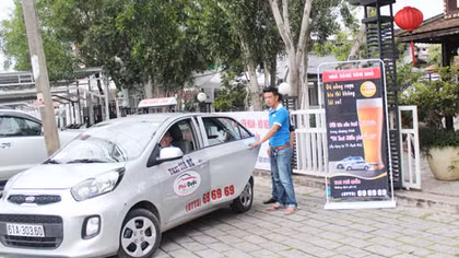 100 xe taxi tham gia chương trình chở khách về nhà miễn phí