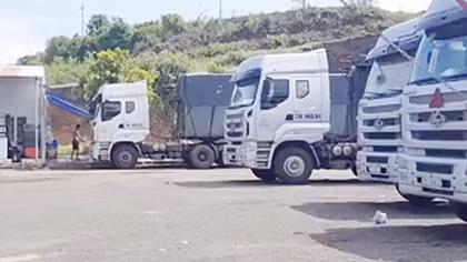Ngang nhiên “xẻ thịt” đất đồi, xây dựng trái phép