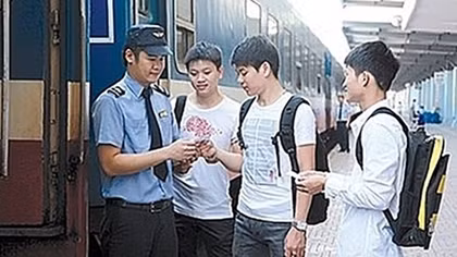 Thí sinh đi thi, nhập học đại học, cao đẳng được giảm giá vé tàu
