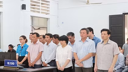 Rút ruột ngân sách hơn 6 tỷ đồng,11 bị cáo lĩnh án 93 năm tù