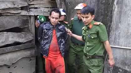 Ngăn chặn kẻ côn đồ chém dân, một Cảnh sát bị thương