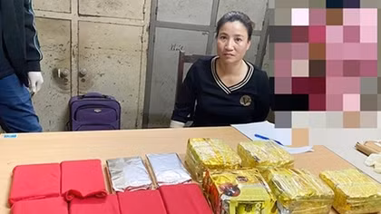 Nữ quái đất Cảng bị bắt cùng 10 bánh heroin và 5kg ma túy đá