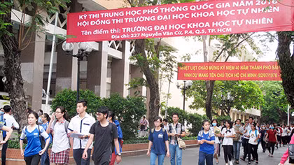 Chuyên gia tư vấn cơ hội trúng tuyển đại học cho các thí sinh