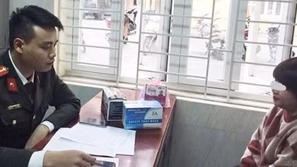 Thêm quầy thuốc và cá nhân "chặt chém" giá khẩu trang 