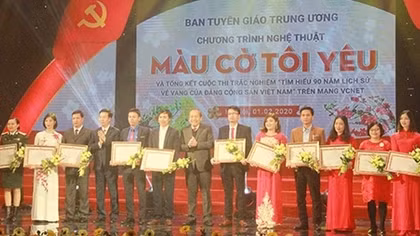 Tổ chức chương trình “Màu cờ tôi yêu”, tổng kết cuộc thi tìm hiểu về lịch sử Đảng