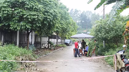 Thi thể người phụ nữ cháy đen ven đường