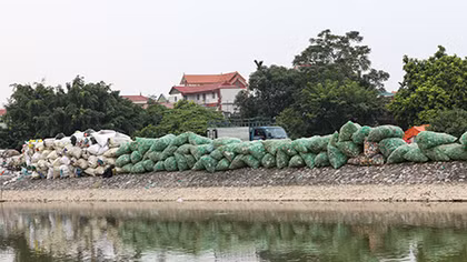 Ô nhiễm môi trường ở “thủ phủ phế liệu” Xà Cầu