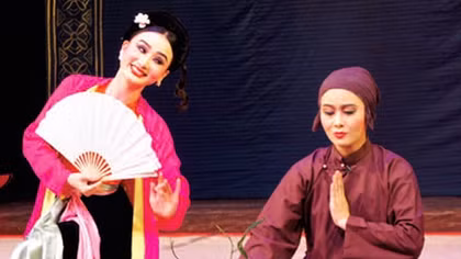 Lẳng lơ thứ ấy cũng ba bảy đường