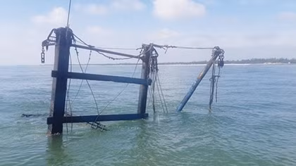 Cứu sống 5 thuyền viên trên tàu cá bị cháy
