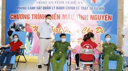 Những giọt máu nghĩa tình trong mùa dịch 