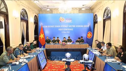 Hợp tác để đối phó với thách thức phi truyền thông